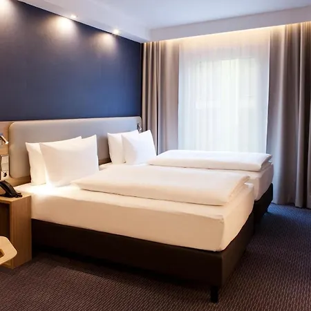 Express By Ihg Hotel