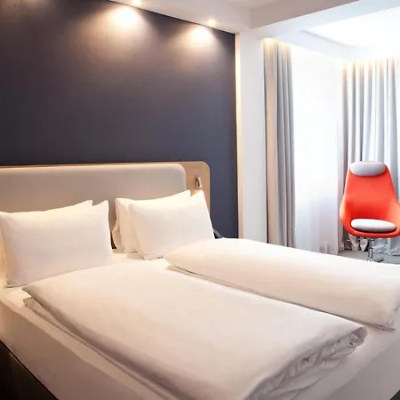 מלון Express By Ihg 3*