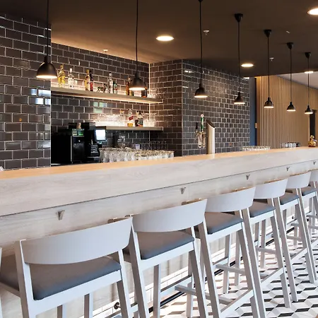 Express By Ihg Hotel