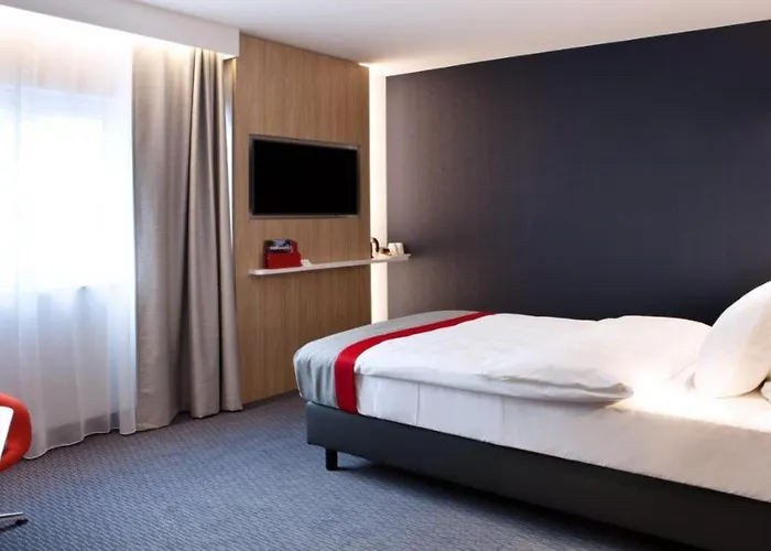 Express By Ihg 3* בוכום