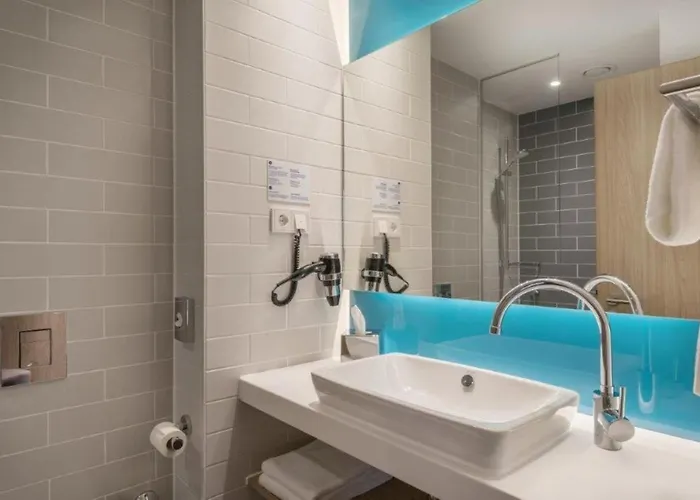 Express By Ihg מלון 3*