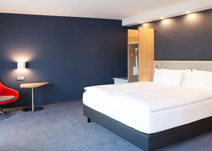 Express By Ihg 3* בוכום