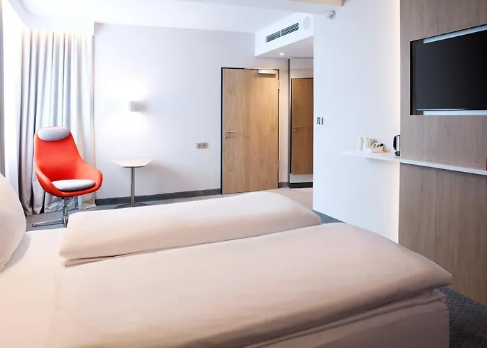 Express By Ihg Hotel